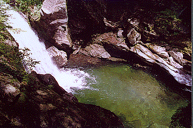 waterfall.gif (58513 bytes)